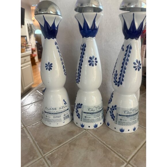 Clase Azul Tequila Bottle Trio Blue & White Ceramic With Silver Stopper 15" EMP - Picture 7 of 9
